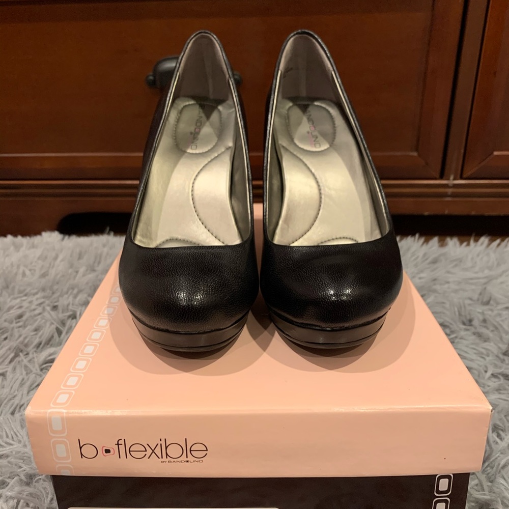bandolino black pumps